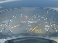 Usado Ford Focus Ghia 115 CV (84 kW) 2004 Azul Berlina