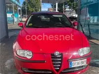 Usado Alfa Romeo 147 Progression 120 CV (88 kW) 2001 Rojo Utilitario