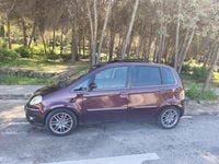 Usado Lancia Musa 90 CV (66 kW) 2008 Granate Monovolumen