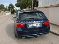 Usado BMW 318 143 CV (105 kW) 2011 Azul Familiar