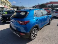 Usado Kia Stonic 100 CV (73 kW) 2022 Azul SUV