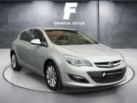 Usado Opel Astra Selective 140 CV (102 kW) 2014 Gris / plata Utilitario