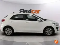 Usado Kia Rio 100 CV (73 kW) 2023 Blanco
