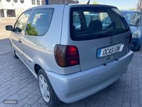 Usado VW Polo 60 CV (44 kW) 1999 Gris Berlina
