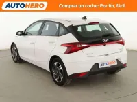 Usado Hyundai i20 84 CV (61 kW) 2022 Blanco Utilitario