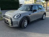 Usado Mini ONE 102 CV (75 kW) 2021 Gris / plata Utilitario