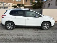 Usado Peugeot 2008 Style 100 CV (73 kW) 2016 Blanco SUV