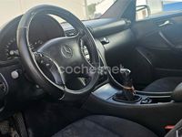 Usado Mercedes C220 Avantgarde 143 CV (105 kW) 2001 Gris / plata Berlina