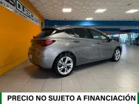 Usado Opel Astra Dynamic 110 CV (80 kW) 2017 Gris / plata Berlina