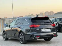 Usado Kia Ceed GT GT-Line 136 CV (100 kW) 2021 Gris / plata Familiar