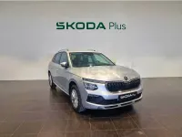 Usado Skoda Kamiq Selection 115 CV (84 kW) 2025 Gris / plata SUV