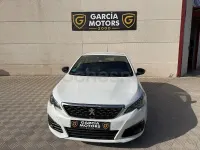 Usado Peugeot 308 GT-line 130 CV (95 kW) 2019 Blanco Berlina