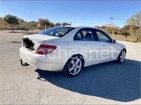 Usado Mercedes C200 Avantgarde 136 CV (100 kW) 2010 Blanco Berlina