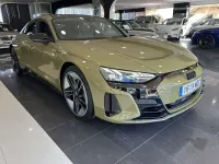 Usado Audi e-tron GT quattro Exclusive 439 kW (598 CV) 2023 Verde Berlina