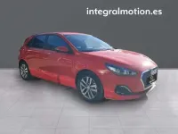 Usado Hyundai i30 95 CV (69 kW) 2020 Rojo Utilitario