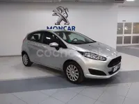 Usado Ford Fiesta Trend 100 CV (73 kW) 2016 Gris / plata Utilitario