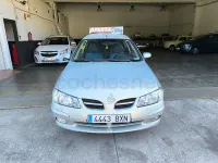 Usado Nissan Almera Tekna 98 CV (72 kW) 2002 Verde Berlina