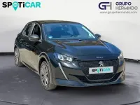 Usado Peugeot e-208 Active 100 kW (136 CV) 2023 Negro Utilitario