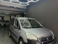 Usado Peugeot Rifter Allure 130 CV (95 kW) 2018 Gris / plata Monovolumen