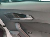 Usado Cupra Leon 150 CV (110 kW) 2024 Blanco Berlina