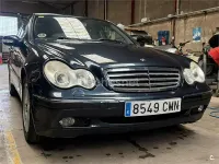 Usado Mercedes C240 Elegance 170 CV (125 kW) 2003 Azul Berlina