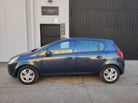 Usado Opel Corsa Cosmo 85 CV (62 kW) 2010 Gris / plata Utilitario