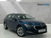 Usado Skoda Octavia Selection 150 CV (110 kW) 2023 Azul Familiar