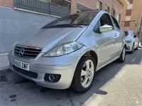 Usado Mercedes A180 Elegance 109 CV (80 kW) 2006 Gris / plata Monovolumen