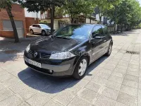Usado Renault Mégane Authentique 98 CV (72 kW) 2004 Negro Berlina