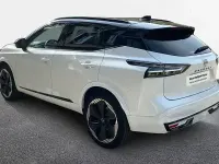 Usado Nissan Qashqai N-Connecta 140 CV (102 kW) 2024 Lunar white con techo midnight SUV
