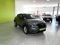 Usado Nissan Juke N-Connecta 114 CV (83 kW) 2022 Gris / plata SUV