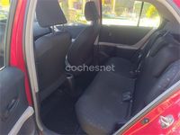 Usado Toyota Yaris 87 CV (63 kW) 2007 Rojo Utilitario