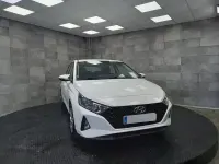 Usado Hyundai i20 101 CV (74 kW) 2021 Blanco Utilitario