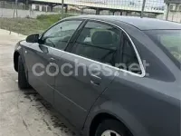Usado Audi A4 130 CV (95 kW) 2002 Gris / plata Berlina