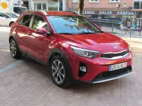 Usado Kia Stonic 120 CV (88 kW) 2018 Rojo SUV