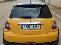 Usado Mini Cooper 120 CV (88 kW) 2009 Amarillo Utilitario