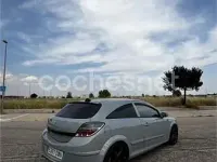 Usado Opel Astra GTC Sport 150 CV (110 kW) 2006 Gris / plata Berlina