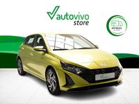 Usado Hyundai i20 100 CV (73 kW) 2025 Verde Berlina