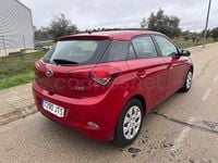 Usado Hyundai i20 84 CV (61 kW) 2016 Granate Berlina