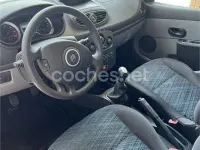 Usado Renault Clio II Authentique 70 CV (51 kW) 2006 Blanco Berlina