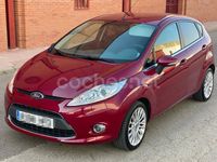 Usado Ford Fiesta Titanium 95 CV (69 kW) 2011 Granate Berlina
