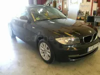 Usado BMW 120 177 CV (130 kW) 2007 Negro Utilitario