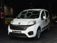 Usado Fiat Qubo Active 77 CV (56 kW) 2018 Blanco Monovolumen