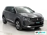 Usado Peugeot 5008 Allure 136 CV (100 kW) 2024 Gris SUV