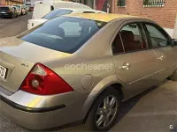Usado Ford Mondeo Sport 130 CV (95 kW) 2004 Beige Berlina