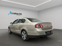 Usado VW Passat Highline 150 CV (110 kW) 2007 Beige Berlina