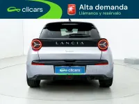 Usado Lancia Ypsilon 110 CV (80 kW) 2025 Gris / plata Utilitario
