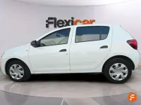 Usado Dacia Sandero Ambiance 75 CV (55 kW) 2017 Blanco Utilitario