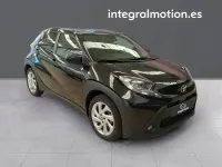 Usado Toyota Aygo X Play 72 CV (52 kW) 2025 Negro SUV
