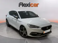 Usado Seat Leon FR 150 CV (110 kW) 2021 Blanco Berlina